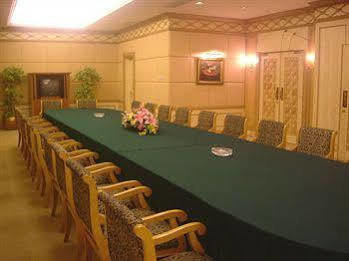 Hotel Golden Crown China Taipa  Esterno foto